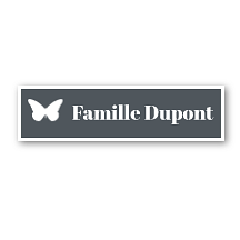 Plaque en plastique gris avec texte et icône blancs