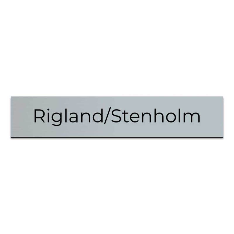 Designa din egen skylt - 203x38mm - Silver/Svart - skyltmax.se