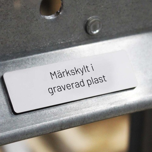 Graverade märkskyltar - Plast - 40x10 mm - Skyltmax.se