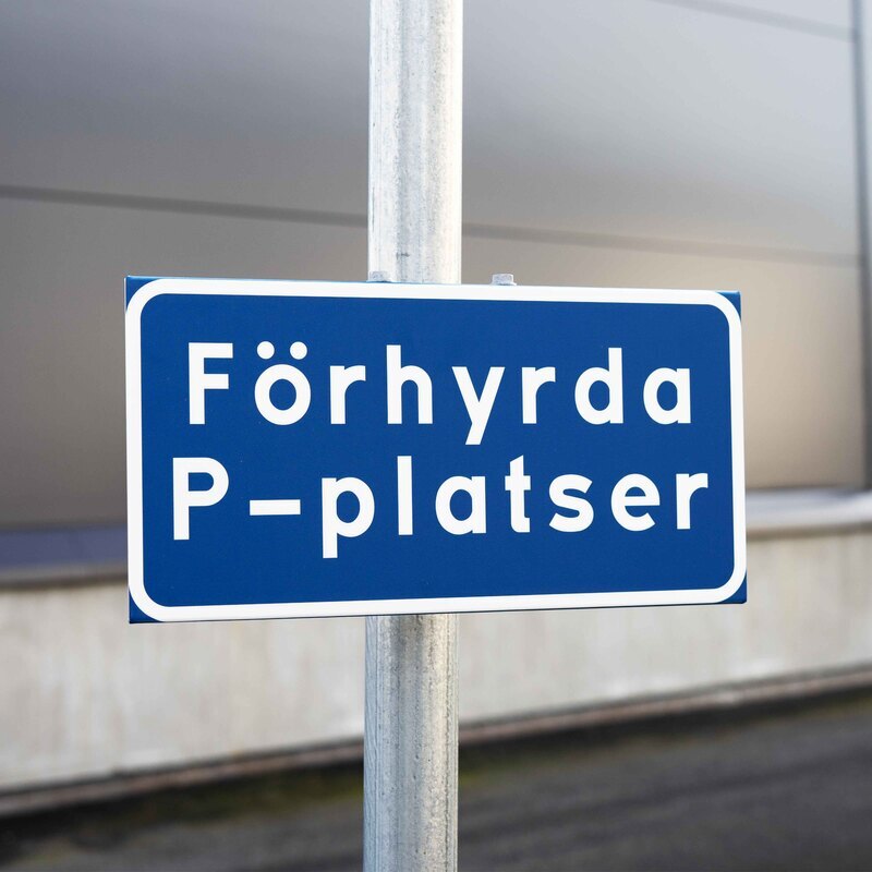 Parkeringsskyltar - Egen text och design - 400x200 mm - Skyltmax.se