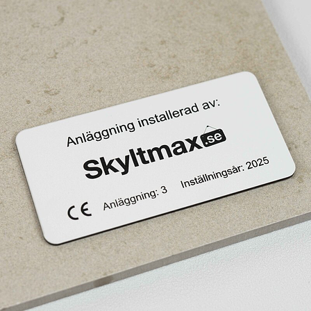 Märkskyltar, Rundade Hörn Vit Gravyrplast. Fästmetod: Tejp