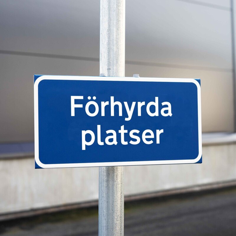 Parkeringsskylt - Förhyrda platser - Aluminium - 400x200mm - skyltmax.se