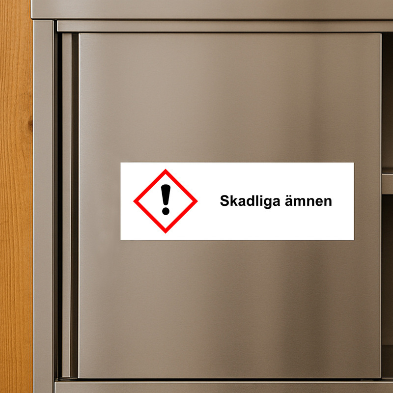 Dekal med farosymbol - Skadliga ämnen – 300x100 mm – enligt CLP-föreskrifter – Skyltmax.se