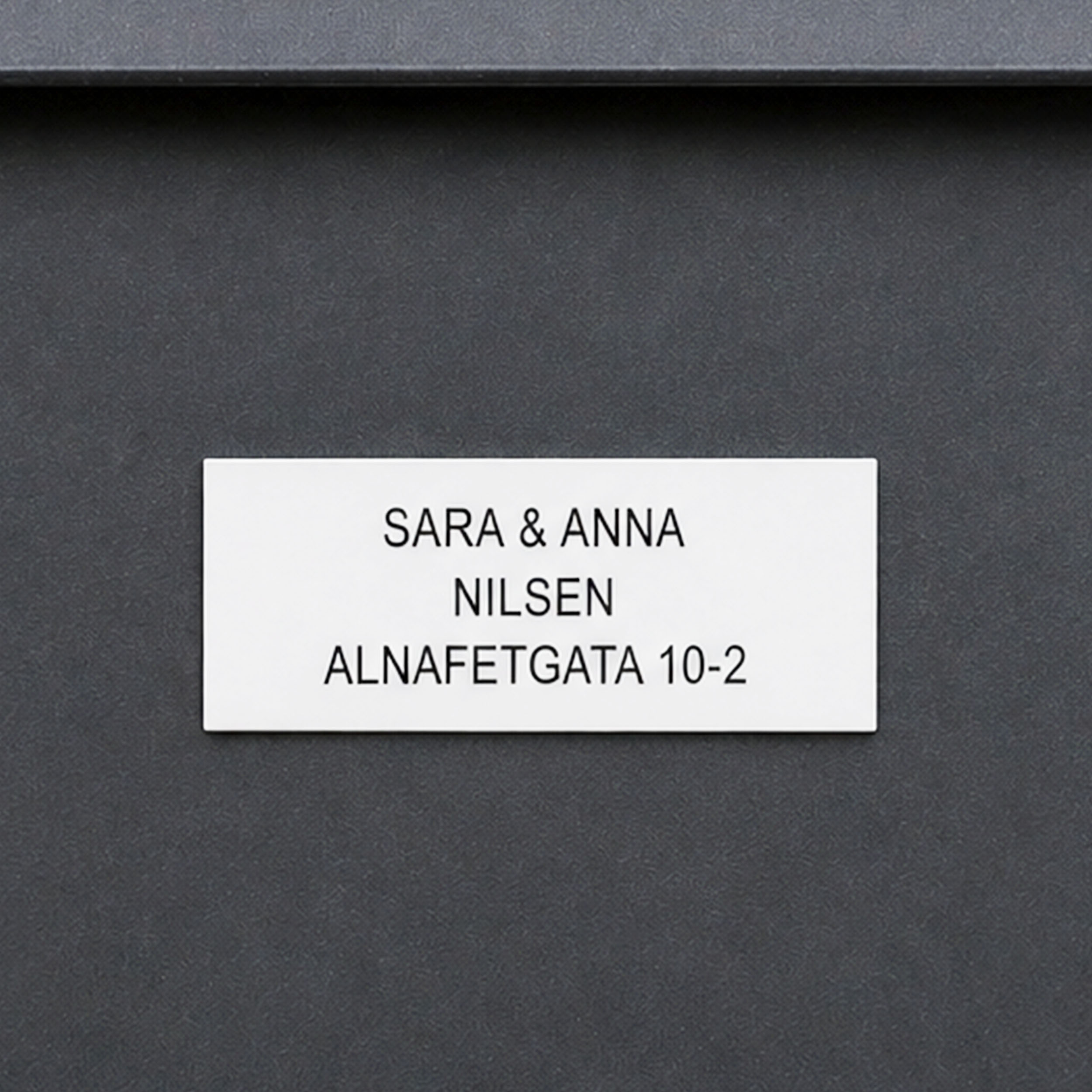 Postkasse navneskilt - Selvklebende - Design selv - 78x32 mm - Skiltmax.no