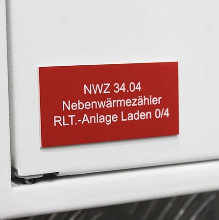 Kennzeichnungsschilder, Quadrat Rot Gravierter Kunststoff