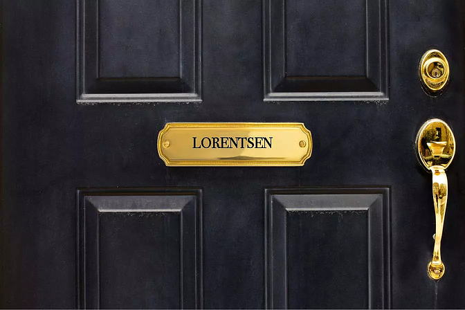 Dörrskylt i mässing