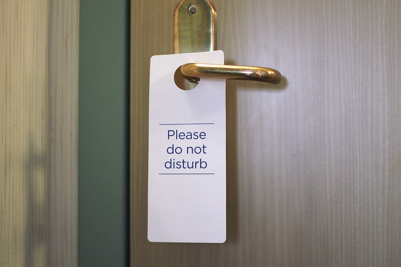 3-seitiges Tischschild Bitte Nicht Stören - Desktop Anzeige Für Büro Und Konferenzraum